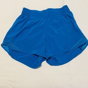 Lululemon Hotty Hot High-Rise Lined Short 4" - size 6 - Poolside